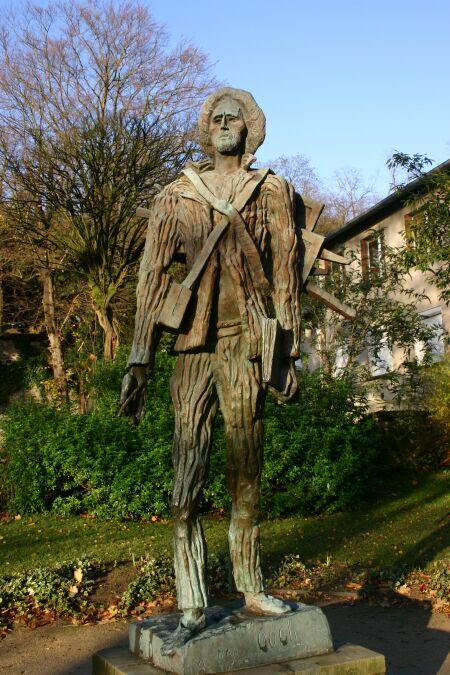 Sculpture de Ossip ZADKINE de Vincent Van-Gogh dans le parc Van-Gogh à Auvers-sur-Oise